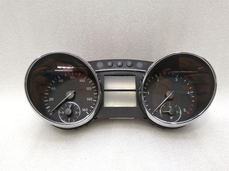 Mercedes-Benz A (W169) Mercedes R Class W251 Instrument Cluster A2514406511 Speedometer DIESEL MPH Body type: Estate
Fuel: Diesel