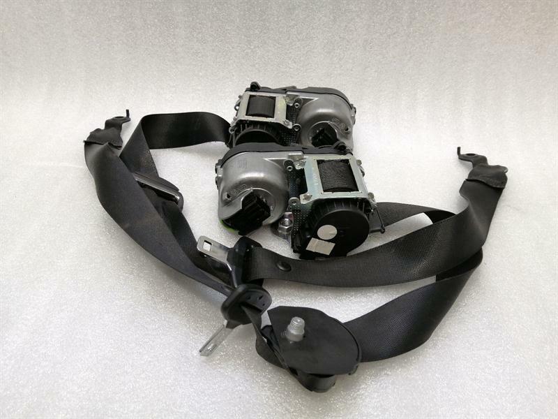 Mercedes-Benz A (W169) Mercedes R Class W251 Front Seat Belt Set A2518603185 Seat Belt Strap Front Body type: Estate
Fuel: Diesel