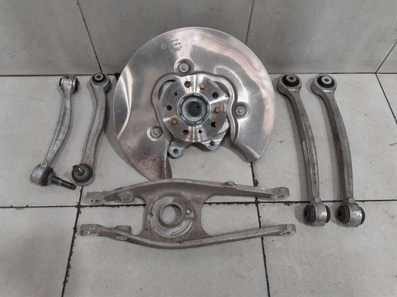 BMW 3 (G20 / G21) BMW M4 G82 M3 G81 right rear hub set 8095658 wheel bearing housing rear right set Body type: Estate
Fuel: Petrol
