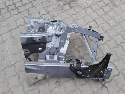 BMW 3-serie M3 G81 G21 Vänster främre chassiben 41 00 7486607 Vänster framhjulsbåge