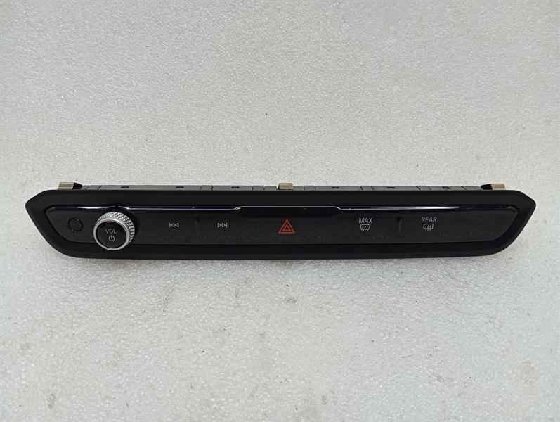 BMW 3 (G20 / G21) BMW 3 Series M3 G80 G20 Switch 5A63F19 Switch Body type: Saloon
Fuel: Petrol