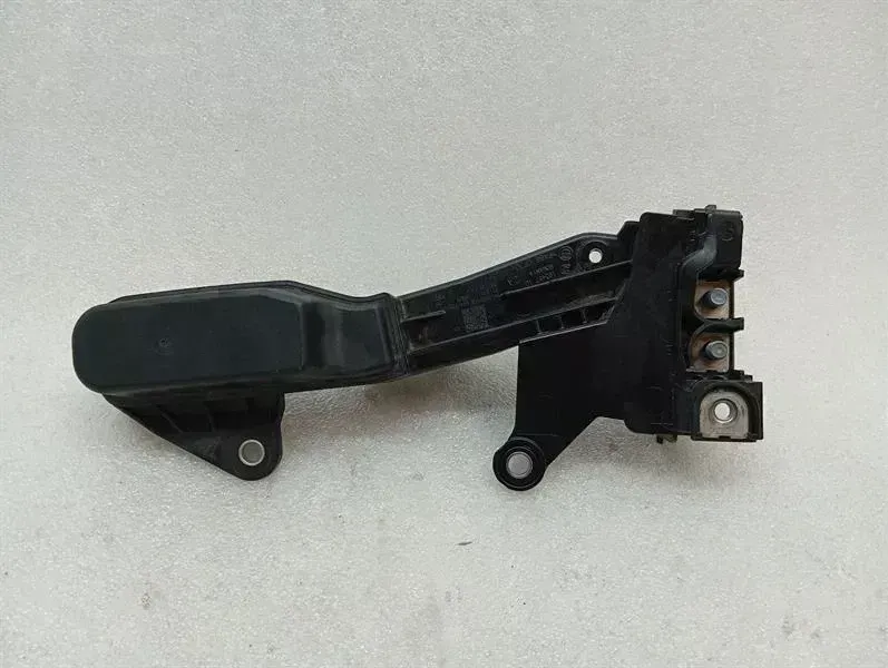 BMW 3 (G20 / G21) BMW 3 Series M3 G80 G20 Front Fuse Box 6842529 Front Fuse Box Body type: Saloon
Fuel: Petrol