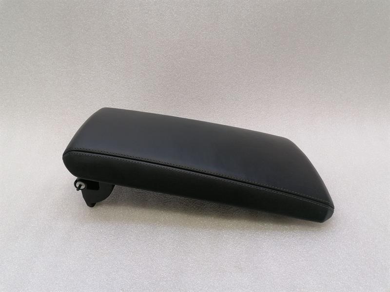 BMW 3 (G20 / G21) BMW 3 Series M3 G80 G20 M4 G82 G22 4 Armrest G Centre Armrest Armrest Body type: Saloon
Fuel: Petrol