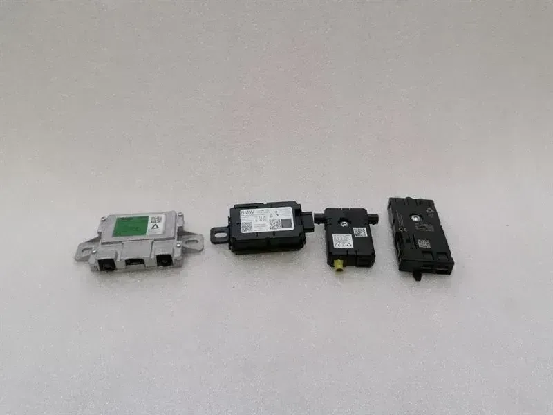 BMW 3 (G20 / G21) BMW 3 Series M3 G80 G20 Aerial / Antenna 9878658 Antenna Body type: Saloon
Fuel: Petrol