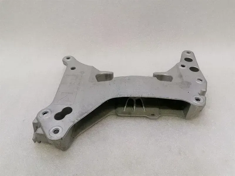BMW 4 (F32 / F33 / F36) BMW 4 M4 G82 G22 Gearbox Mount 8089421 Gearbox Mount