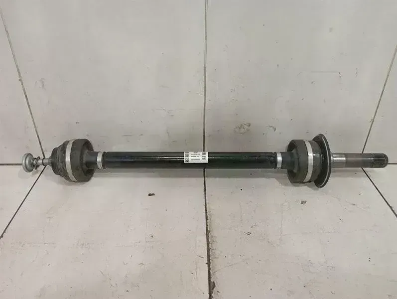 BMW 4 (F32 / F33 / F36) BMW 4 M4 G82 G22 drive shaft rear right 8089856 rear right drive shaft Body type: Coupe
Fuel: Petrol