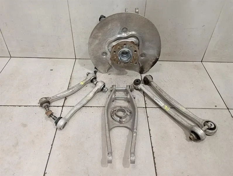 BMW 4 M4 G82 G22 Left Rear Hub 8095657 Wheel Bearing Housing Rear Left