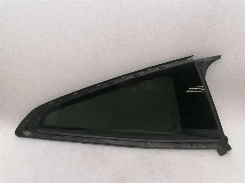 BMW 4 (F32 / F33 / F36) BMW 4 M4 G82 G22 Right Rear 1/4 Glass 7482716 Door Window 1/4 Rear RH Body type: Coupe
Fuel: Petrol