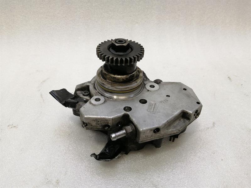 Mercedes-Benz CLK (W209) Mercedes CLK W209 Fuel Pump Mechanical A6420700501 Fuel Pump OM642 Body type: Coupe
Fuel: Diesel