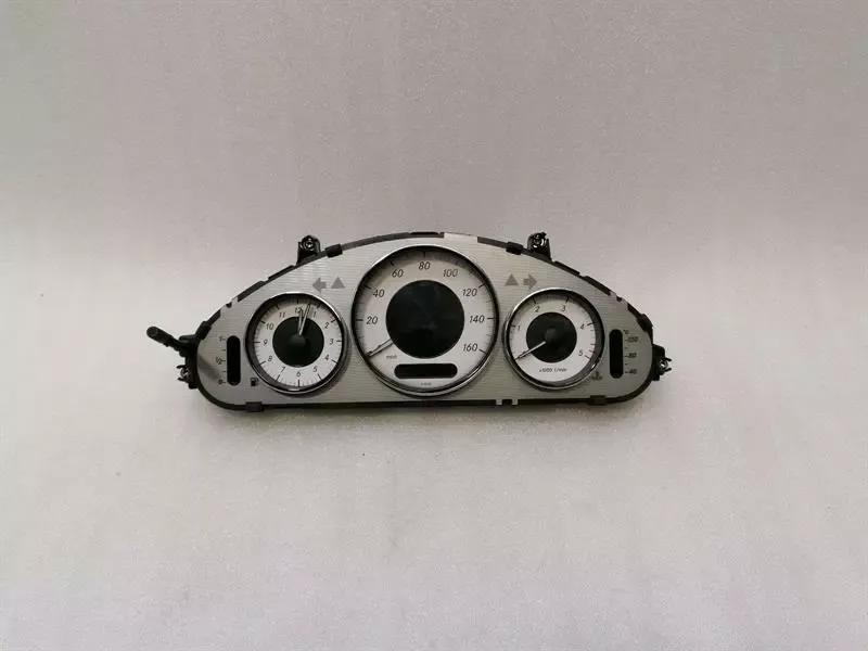 Mercedes CLS W219 Instrument Cluster A2195401047 Speedometer MPH Diesel MOP