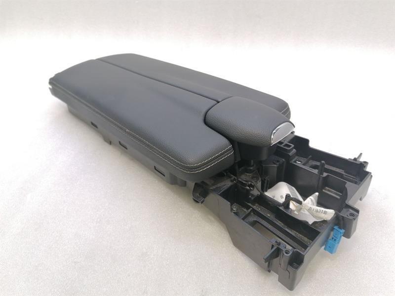 Mercedes-Benz C (W204) Käsinoja Mercedes E Class W212 armrest A2126800039 centr...