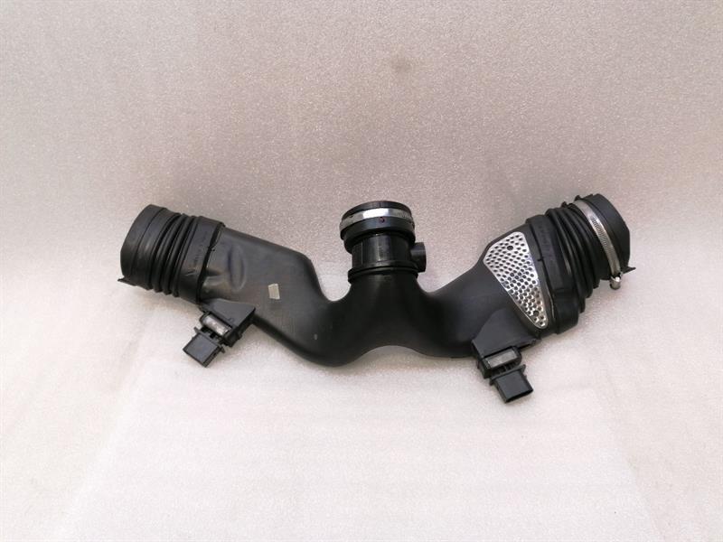 Mercedes-Benz CLS (C219) Mercedes CLS W219 Air Flow Meter A6420946397 Air Mass Meter OM642 DIESEL V6 Body type: Saloon
Fuel: Diesel