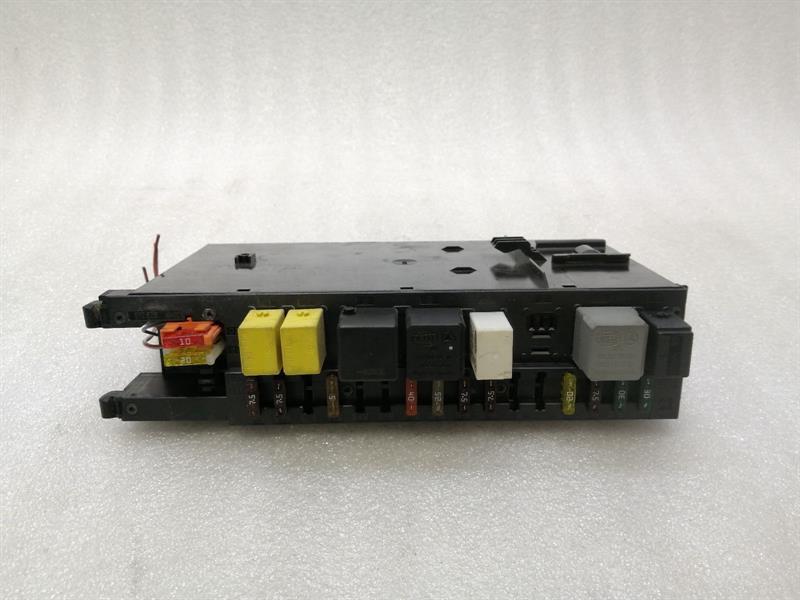 Mercedes-Benz CLK (W209) Mercedes CLK W209 Fuse Box A2035453801 Fuse Box SAM Body type: Coupe
Fuel: Diesel
