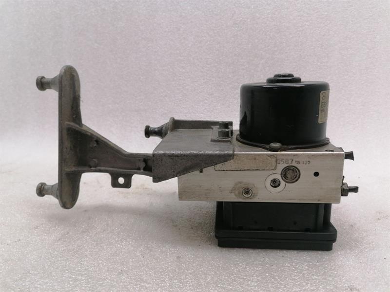 Mercedes-Benz CLK (W209) MERCEDES CLK W209 A.B.S PUMP A0054317512 ABS PUMP HYDRAULIC BLOCK Body type: Coupe
Fuel: Diesel