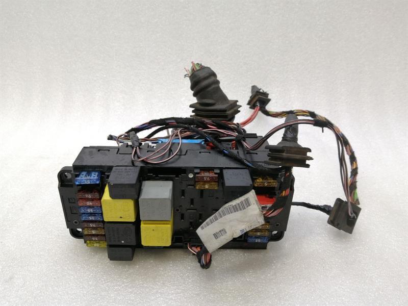 Mercedes-Benz CLK (W209) Mercedes CLK W209 Front SAM Fuse Box A2095452001 Fuse Box SAM Body type: Coupe
Fuel: Diesel