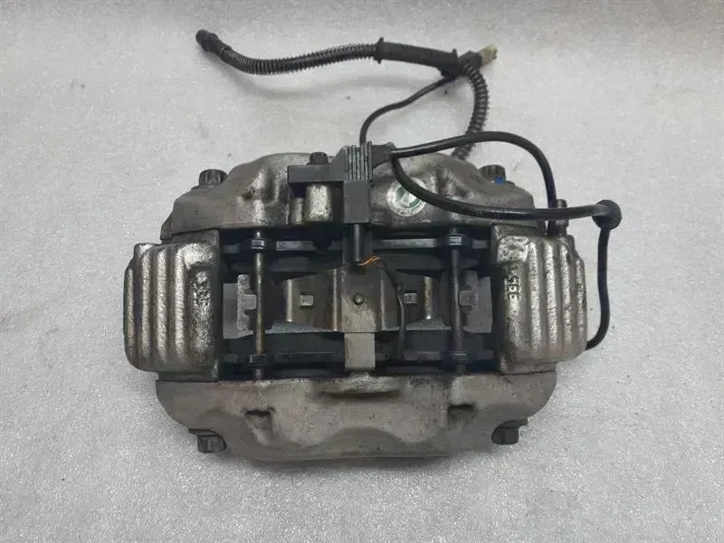 Mercedes-Benz CLA (C174 / C178) Right Front Caliper Mercedes S-Class W221 Right Front Caliper A0034...