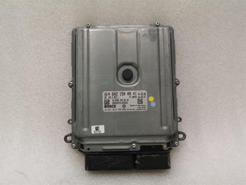 Mercedes-Benz CLA (C174 / C178) Engine ECU Mercedes S-Class W221 Engine ECU A6421500841 En...
