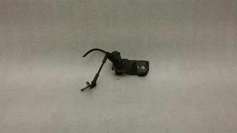 Mercedes-Benz A (W169) Mercedes S-class W221 Level Sensor Sensor A0105427717 Headlight Level Sensor Body type: Saloon
Fuel: Diesel