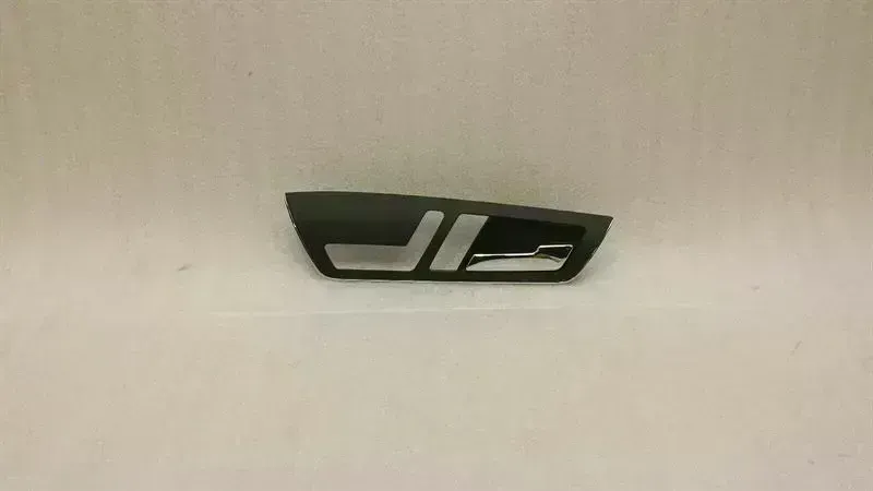 Mercedes-Benz A (W169) Mercedes S-Class W221 Door Inner Handle A2217205648 Interior Door Handle Front Right Body type: Saloon
Fuel: Diesel