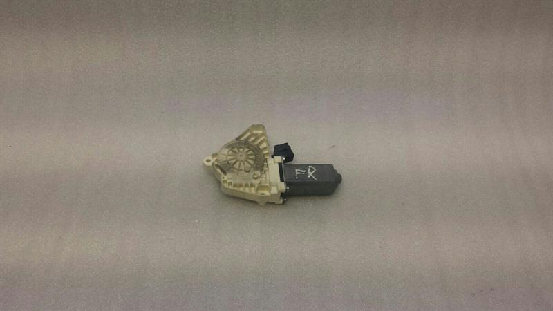 Mercedes-Benz A (W169) Mercedes SW221 Door Window Motor Front Right A2218202842 Window Regulator Motor Body type: Saloon
Fuel: Diesel