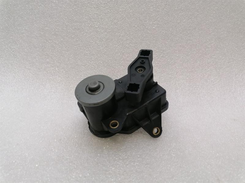 Mercedes-Benz CLA (C174 / C178) 2025-... Mercedes S-class W222 actuator engine A6421500594 servomotor