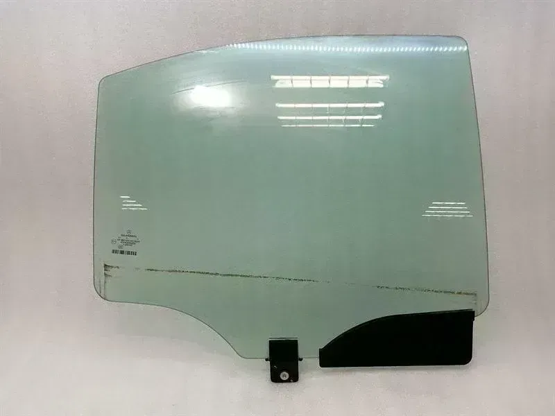 Mercedes-Benz A (W169) Mercedes S-Class W221 right rear door glass A2217302418 door window rear right Body type: Saloon
Fuel: Diesel