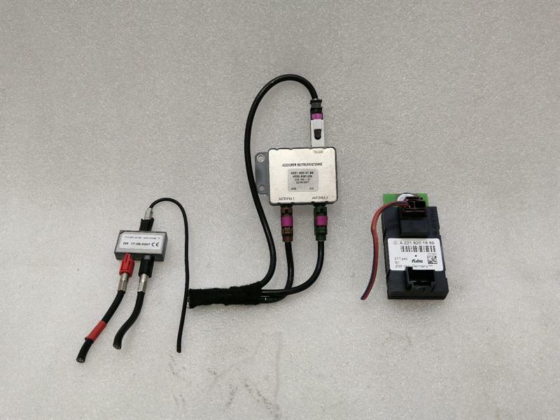 Mercedes-Benz A (W169) Mercedes S-class W221 aerial / antenna set A2218203789 antenna set Body type: Saloon
Fuel: Diesel