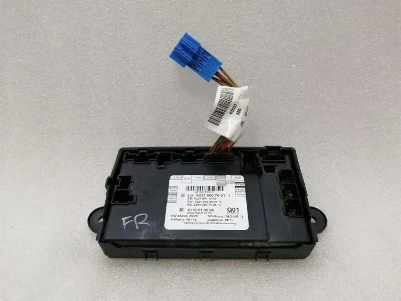 Mercedes-Benz A (W169) Mercedes S-Class W221 Front Right Door Module A2219000901 Door Control Unit Front R Body type: Saloon
Fuel: Diesel