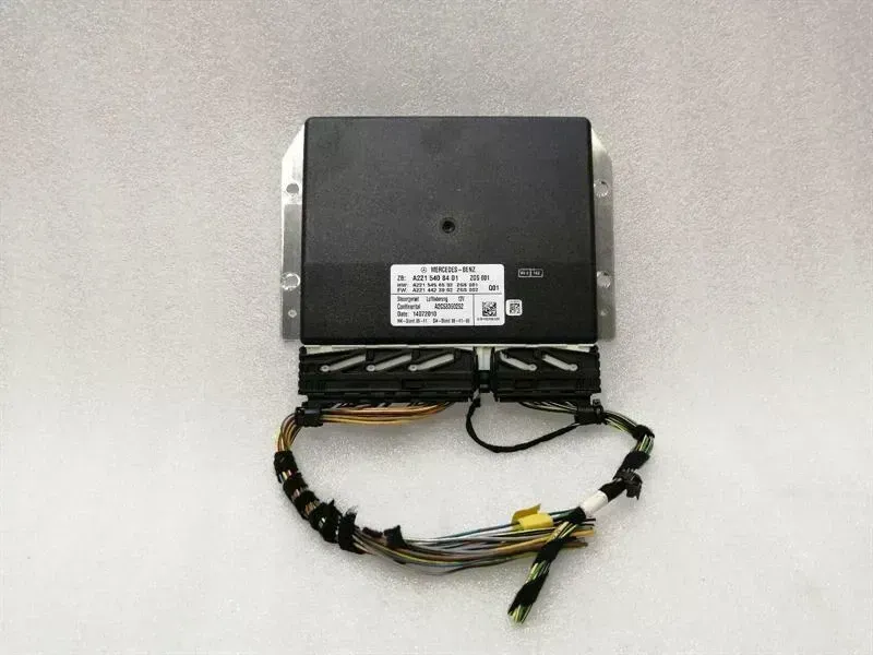 Mercedes-Benz A (W169) MERCEDES S-CLASS W221 SUSPENSION CONTROL MODULE A2215408401 AIRMATIC ECU Body type: Saloon
Fuel: Diesel