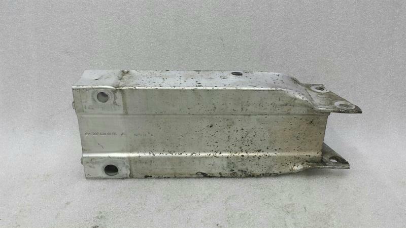 Mercedes-Benz C (W204) Left Front Chassis Leg Mercedes E Class W207 Left Front Chassis Leg A2...