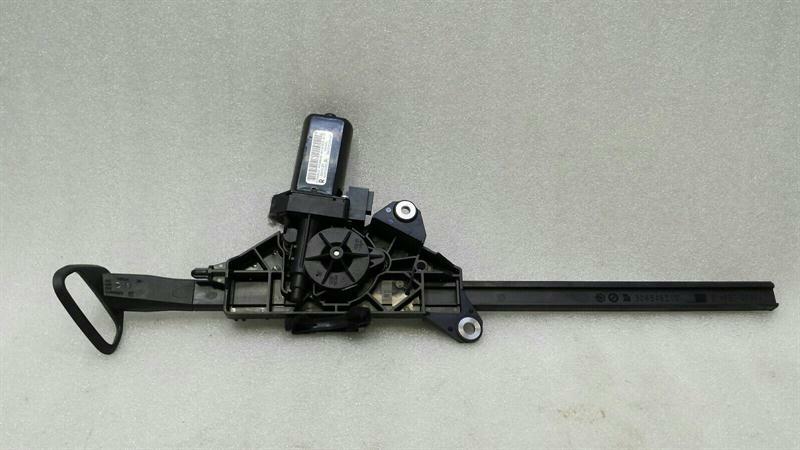 Mercedes-Benz C (W204) Misc Mercedes E Class W207 Right Seat Belt Feeder A2...