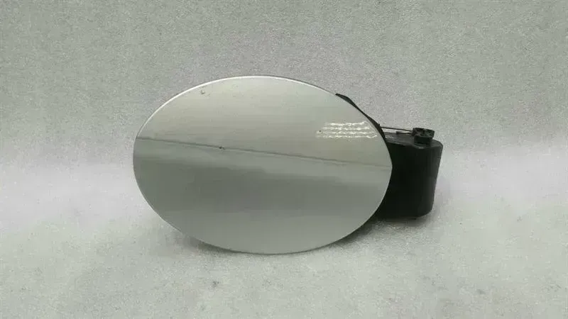 Mercedes-Benz CLS (C219) Mercedes CLS W219 fuel filler cap A0005846517 fuel cap tank flap Body type: Saloon
Fuel: Diesel
