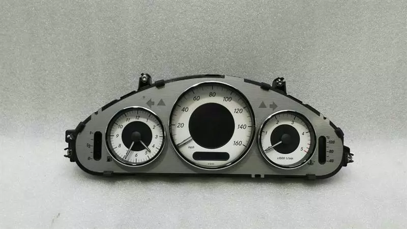 Mercedes-Benz CLS (C219) Mercedes CLS W219 Instrument Cluster A2195401047 Speedometer MPH Diesel MOP Body type: Saloon
Fuel: Diesel