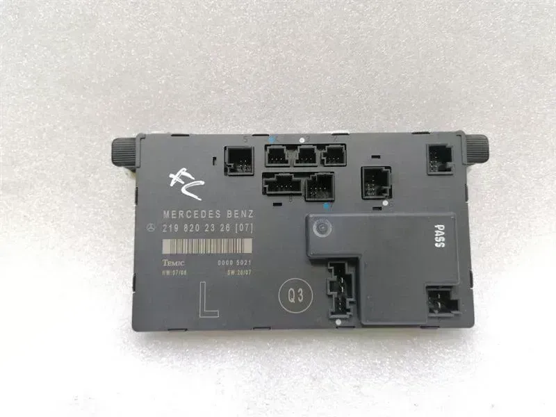 Mercedes-Benz CLS (C219) Mercedes CLS W219 FLH door module A2198202326 front left door control unit Body type: Saloon
Fuel: Diesel