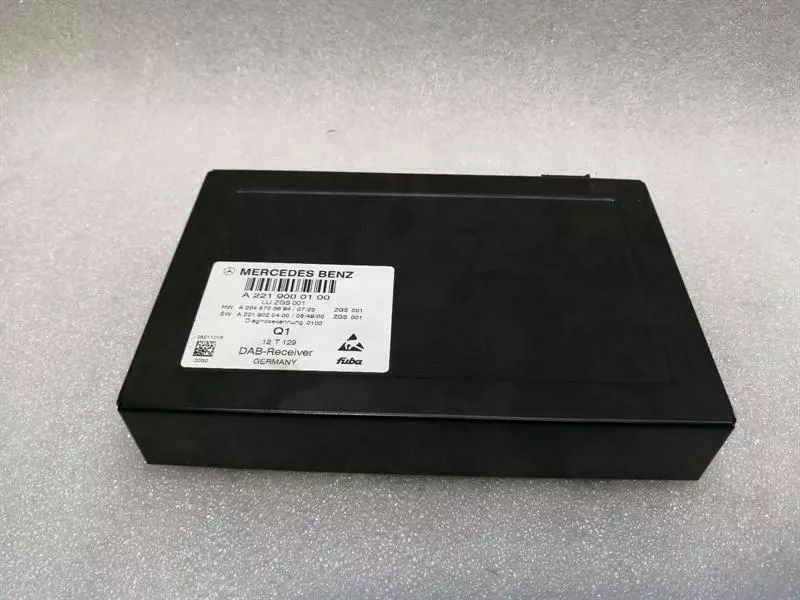 Mercedes-Benz A (W169) Mercedes S-Class W221 Audio Module A2219000100 DAB Receiver Body type: Saloon
Fuel: Diesel