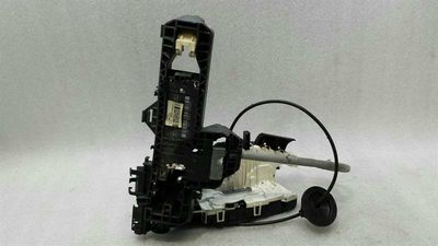 Замок передней правой двери Mercedes E Class W207 A2047202435, правый дверной замок
