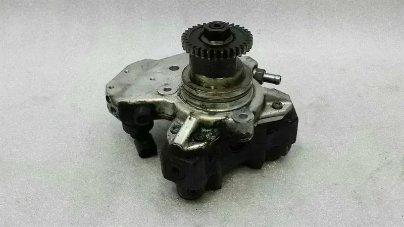 Mercedes-Benz C (W204) Fuel Pump Mechanical Mercedes E Class W212 Fuel Pump Mechanical A642...