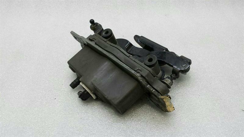 Mercedes-Benz C (W204) Bonnet Hinge LHS Mercedes E Class W212 Bonnet Hinge Left A204880...