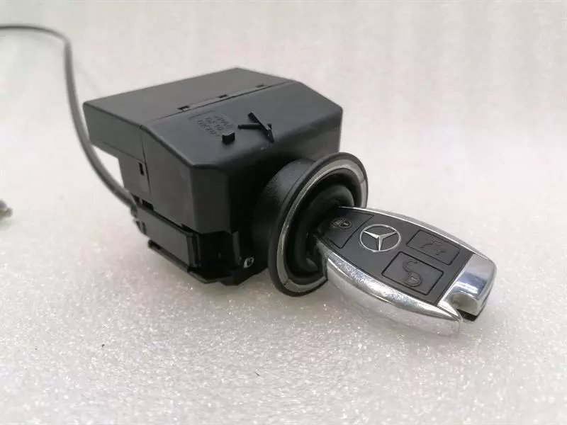 Mercedes-Benz CLS (C219) Mercedes CLS W219 Ignition Switch + Key A2115452308 EZS Control Unit Key Body type: Saloon
Fuel: Diesel