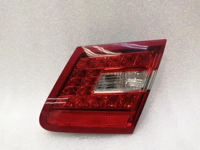 Mercedes E Klasa W207 Lampa tylna prawa A2078200464 Lampa tylna prawa tylna