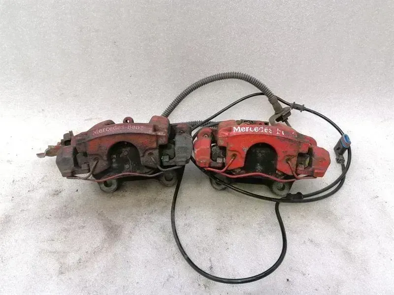 Mercedes-Benz C (W204) Left Rear Caliper Mercedes E Class W207 Rear Caliper Set A2044230...