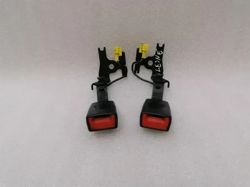 Mercedes-Benz C (W204) Right Front Seatbelt Tensioner Mercedes E Class W207 Rear Belt Buckle Set A207...