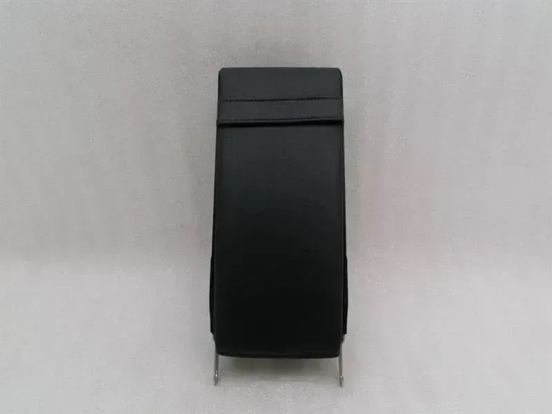 Mercedes-Benz C (W204) Käsinoja Mercedes E Class W207 9G23 rear seat armrest A2...