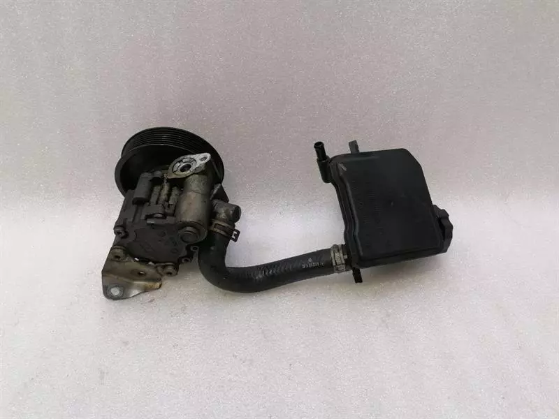 Mercedes-Benz C (W204) ohjaustehostimen pumppu Mercedes E Class W207 Power Steering Pump A0054...
