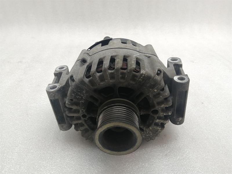 Mercedes-Benz C (W204) Alternator Mercedes E Class W207 Alternator A0009067500 Al...