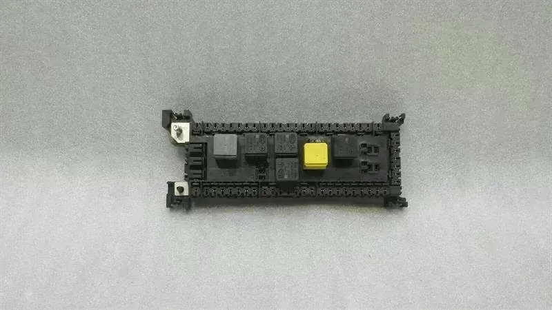 Mercedes-Benz A (W176) Mercedes GL X166 Fuse Box A1669061202 Fuse Box Body type: SUV
Fuel: Diesel