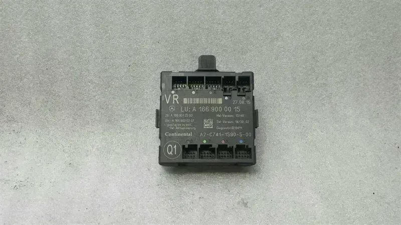 Mercedes-Benz A (W176) Mercedes GL X166 front right door module A1669000015 door control unit front RE Body type: SUV
Fuel: Diesel