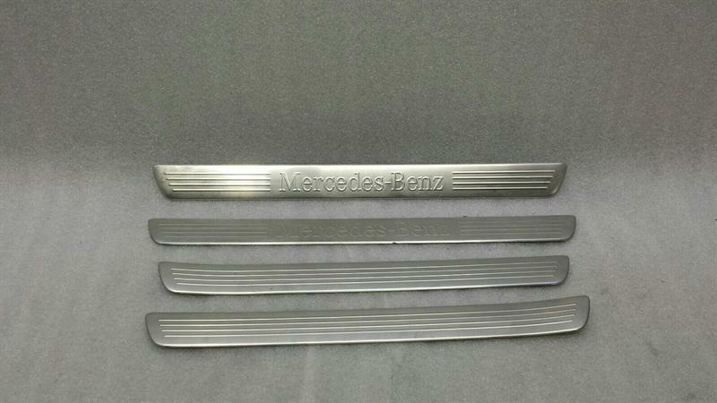 Mercedes-Benz A (W176) Mercedes GL X166 Door Sill Set A1666861936 Door Sill Trim Set Body type: SUV
Fuel: Diesel