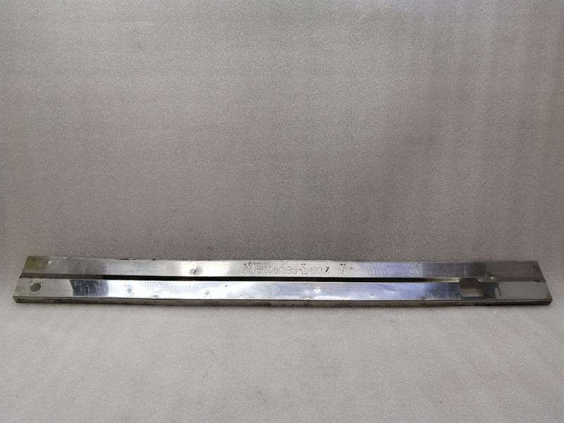 Mercedes-Benz A (W176) Mercedes G-Wagen W463 Boat Lid Sill A4636800674 Tailgate Strip Body type: SUV
Fuel: Diesel