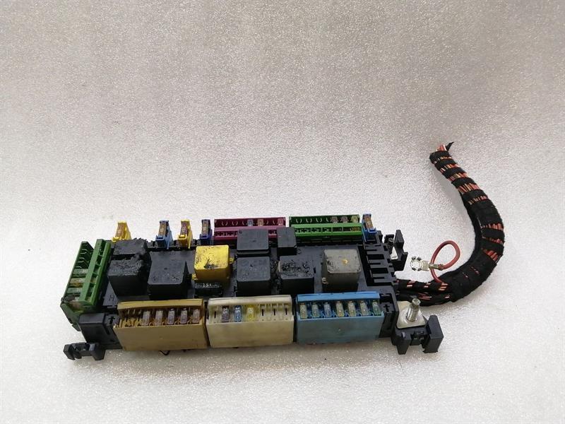 Mercedes-Benz A (W176) Mercedes G-Car W463 Fuse Box A1669063901 Fuse Box Body type: SUV
Fuel: Diesel